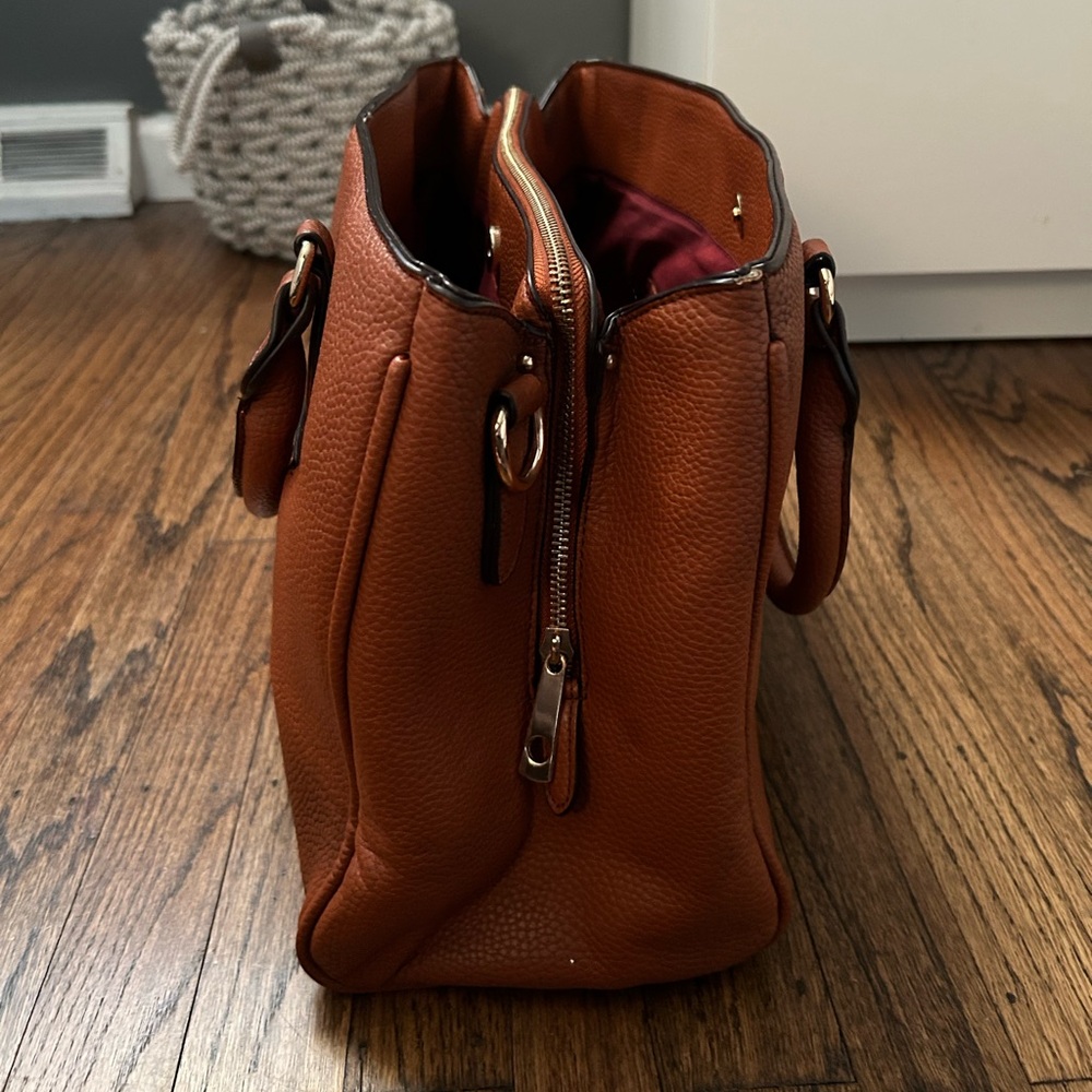 Prada Bag
Galleria leather handbag - Picture 2 of 4